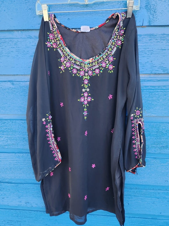 Arvida's collection Tops - Black Embroidered Tunic Dress with Pink Floral Accents